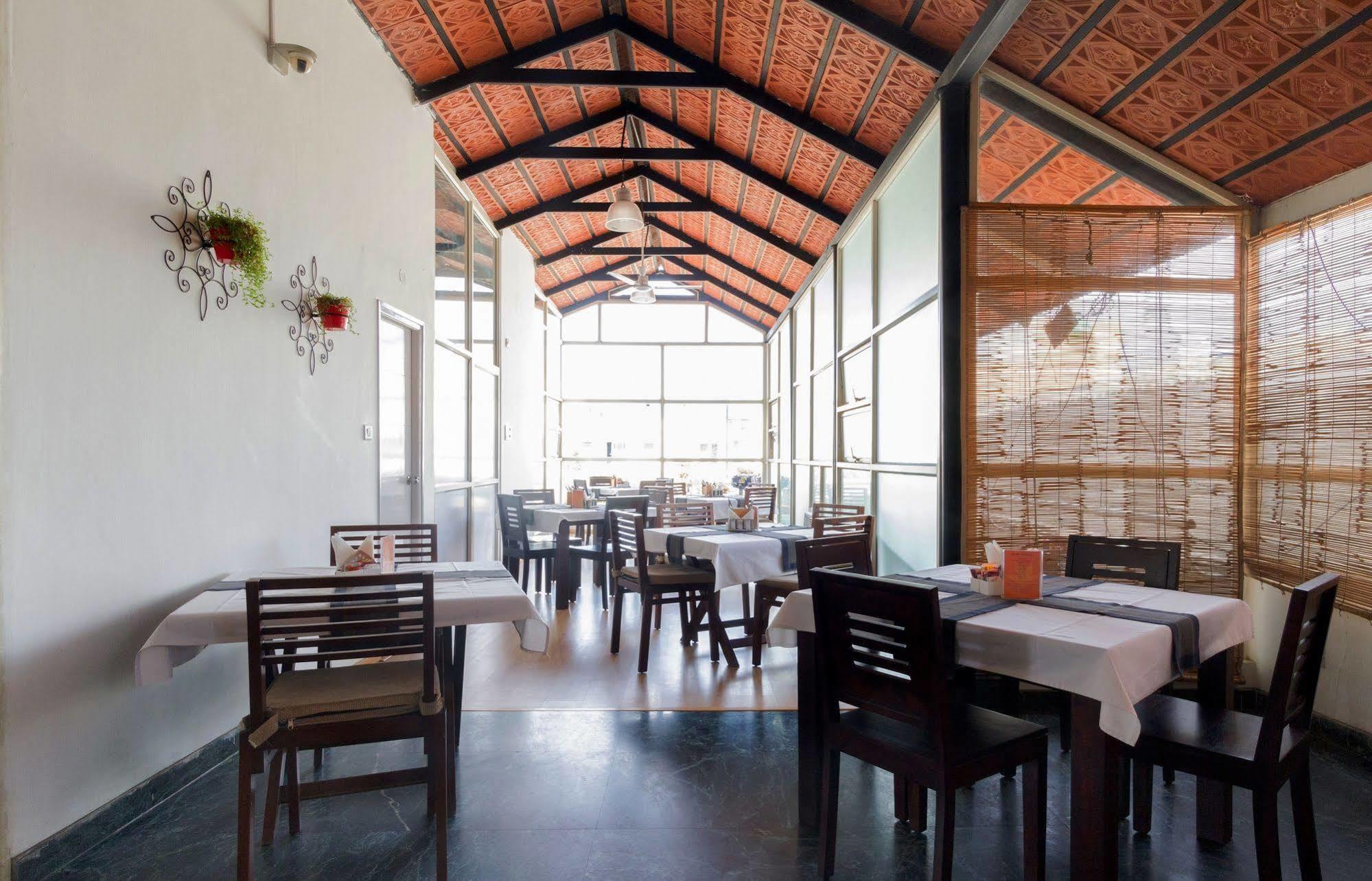 Maple Suites, Serviced Apartments Bangalore Exteriör bild
